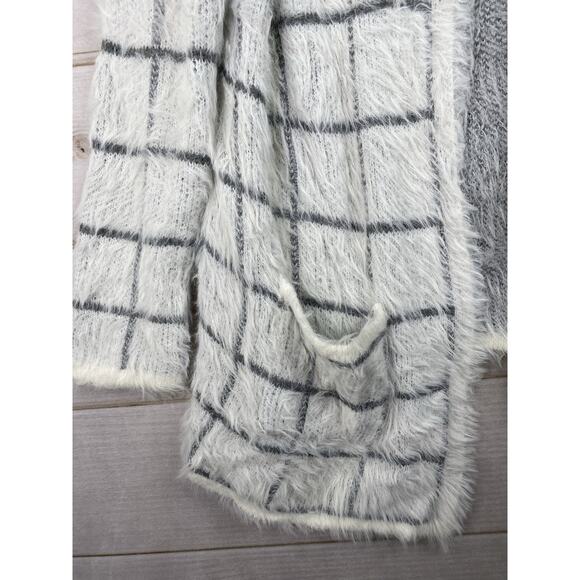 Signature Studio Cardigan Sweater Womens XL White Gray Open Front Pockets Fuzzy - Picture 2 of 7